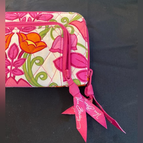 Vera Bradley Wristlet in Lilli Bell - Picture 10 of 10